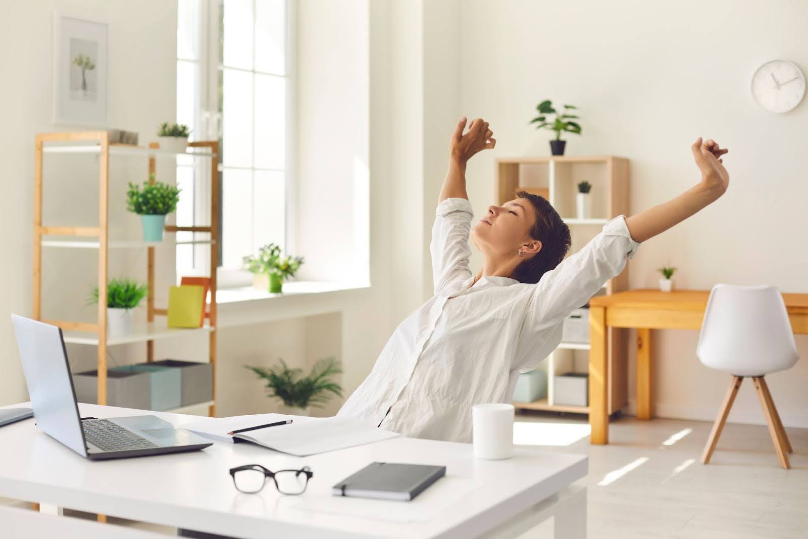 A woman breathing clean indoor air comfortably.